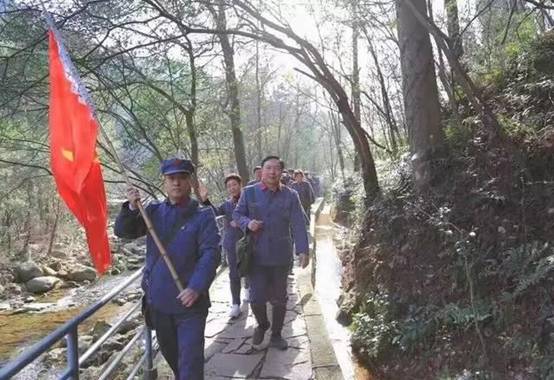 J9九游会第五十二期市管干部进修班赴大别山接受红色精神教育